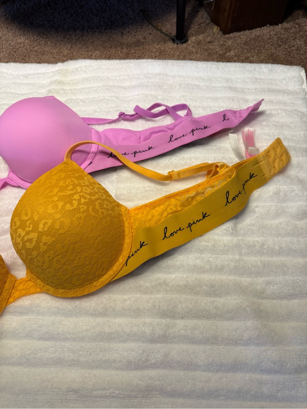 Colorful bras - Picture 2 of 5